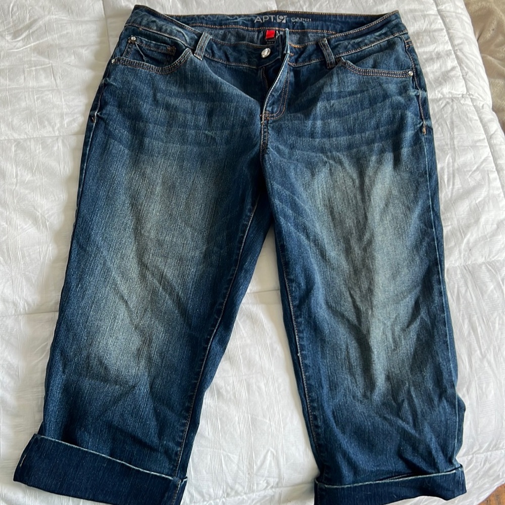 Women’s petite capri jeans